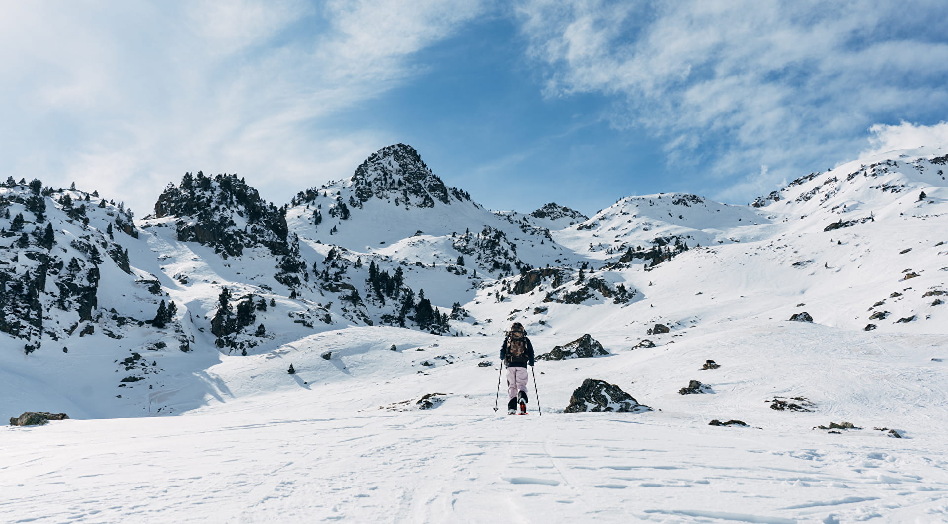 Monter en ski de randonnée dans les Pyrénées