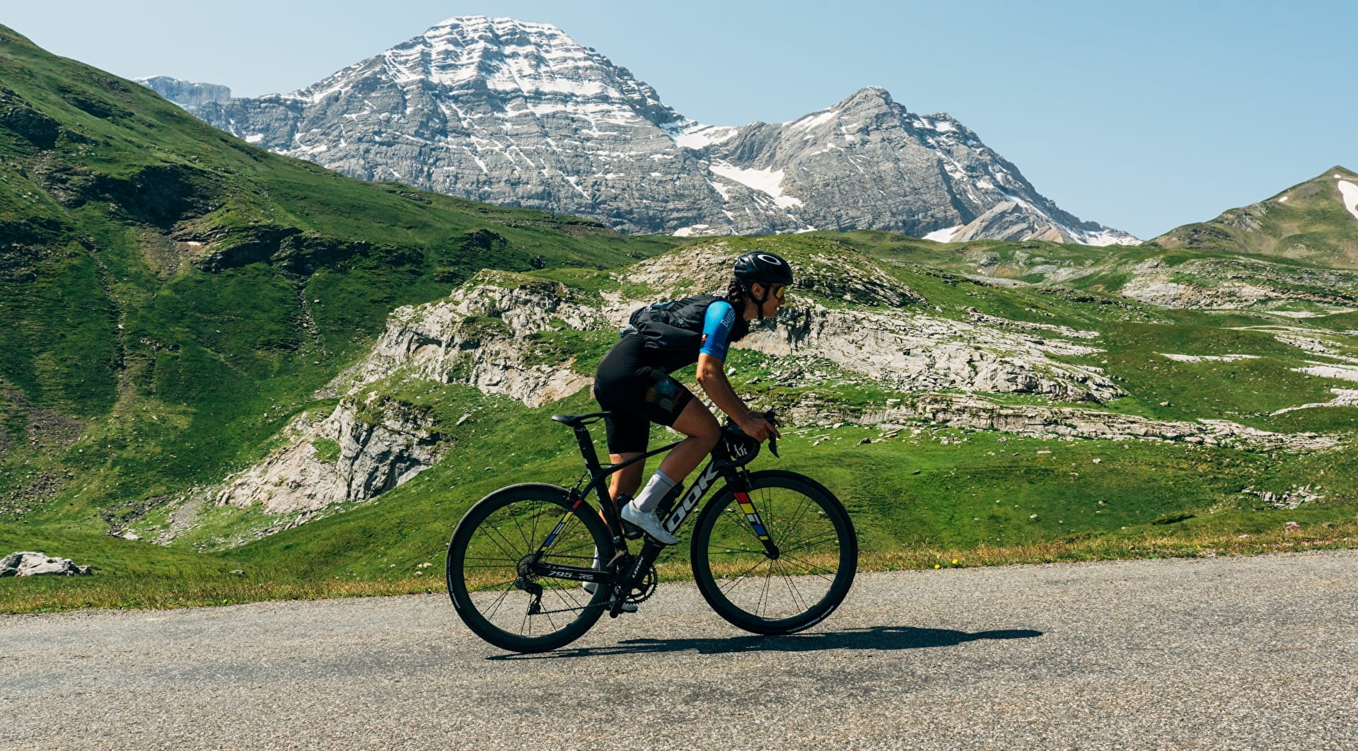 Ascent of the Col des Tentes by road bike
