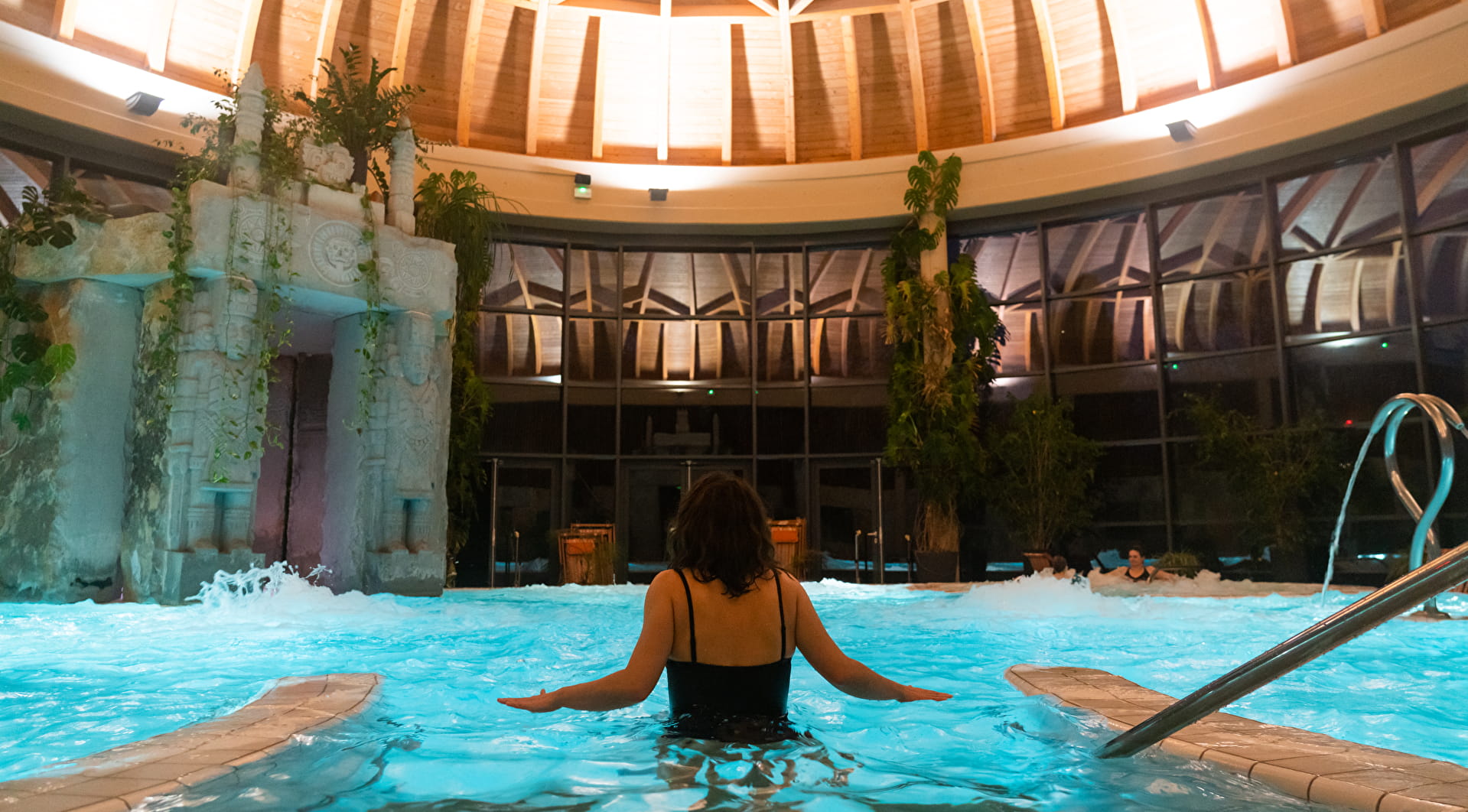 Jardin des Bains thermal spa pool