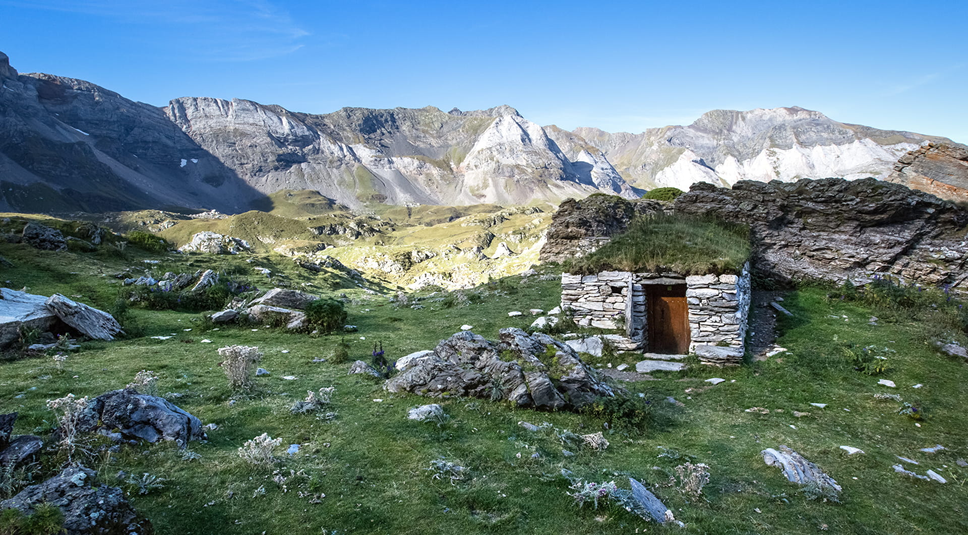 Texte alternatif (SEO) Cabane des Pyrénées à Gavarnie-Gèdre