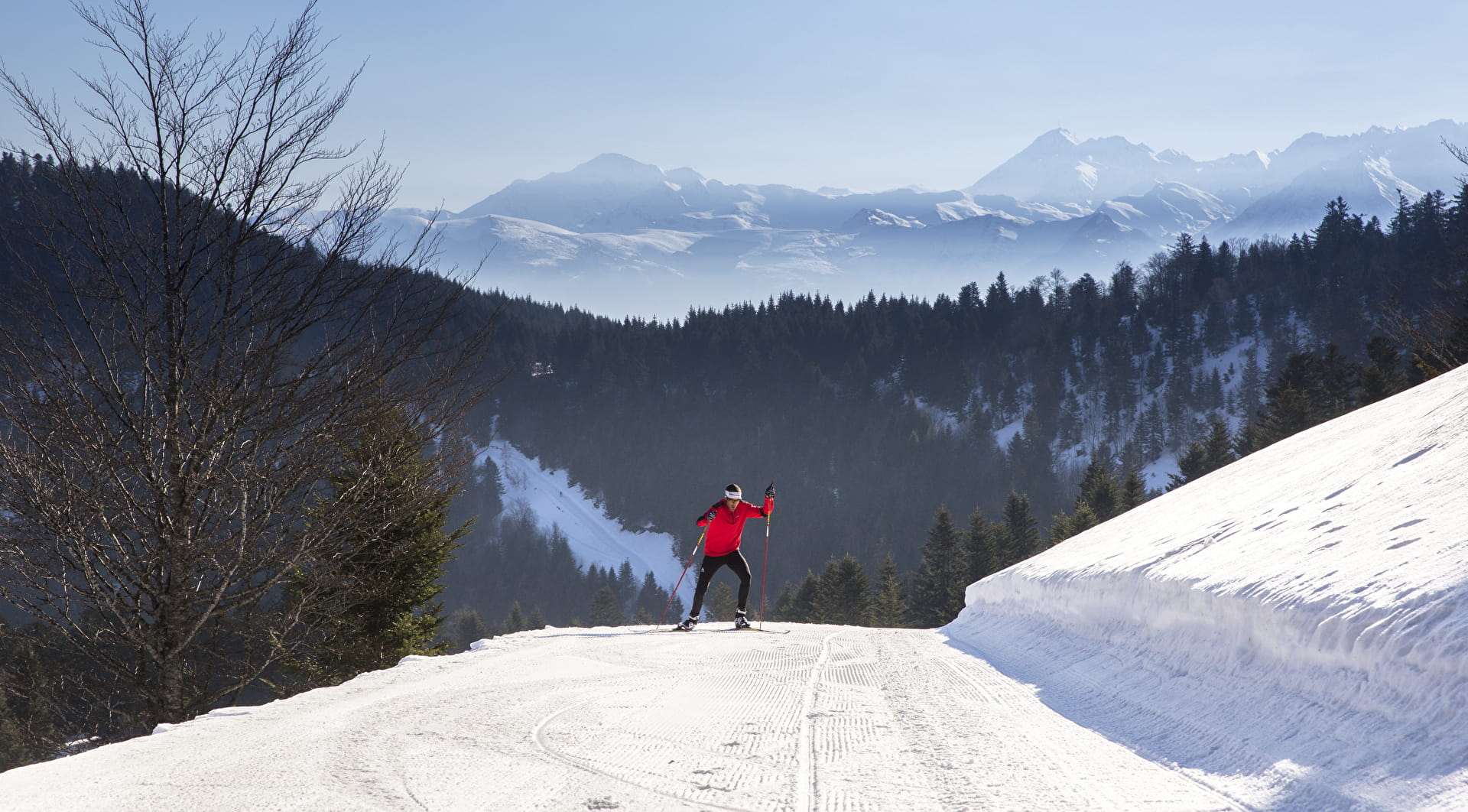Pista de esquí de fondo en la zona nórdica de Val d'Azun en los Pirineos